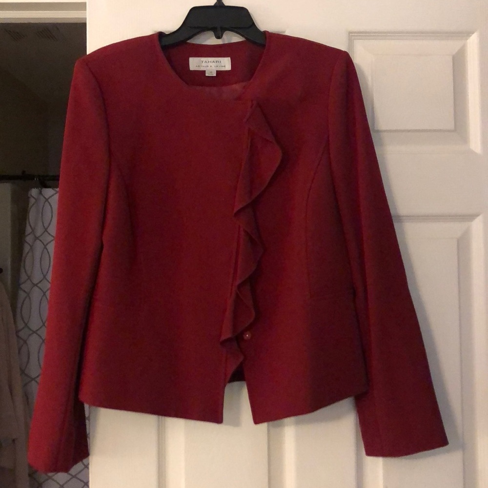 2-piece suit! Skirt & Blazer Jacket.